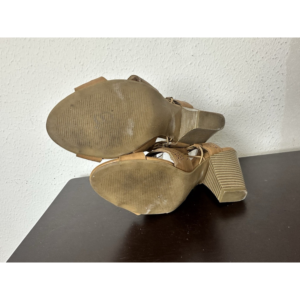 Coconuts Manhattan Collection ZUKA HEEL Sandals Beige Size 8M Strappy Die Cut - Picture 10 of 12